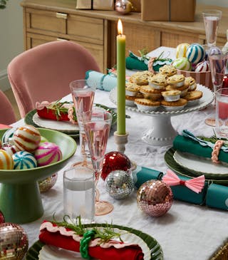 Decorating your Christmas table with Rose & Grey