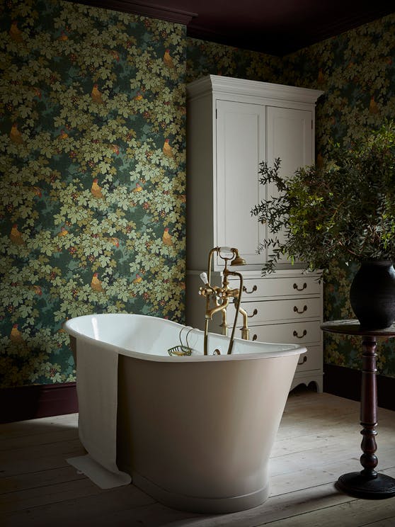 Wallpaper: Vine - Verde. Skirting & Ceiling: Purple Brown. Bath: Rolling Fog - Dark. Dresser: Portland Stone - Dark.